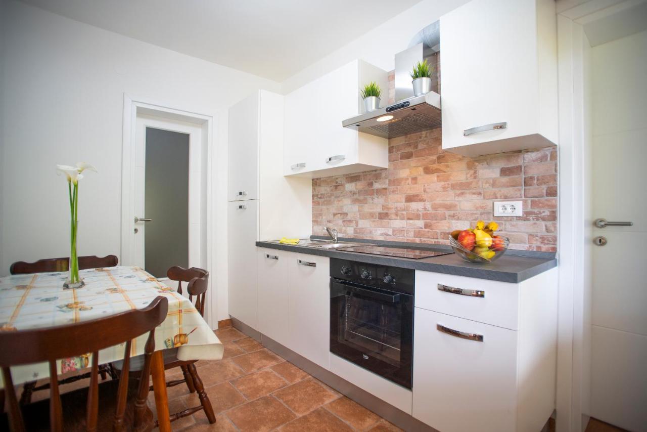 Apartment Nina 罗维尼 外观 照片